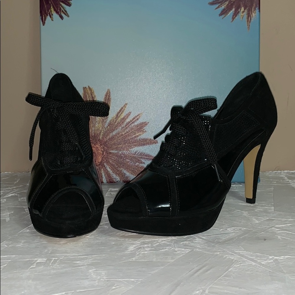 VANELi lace-up heel